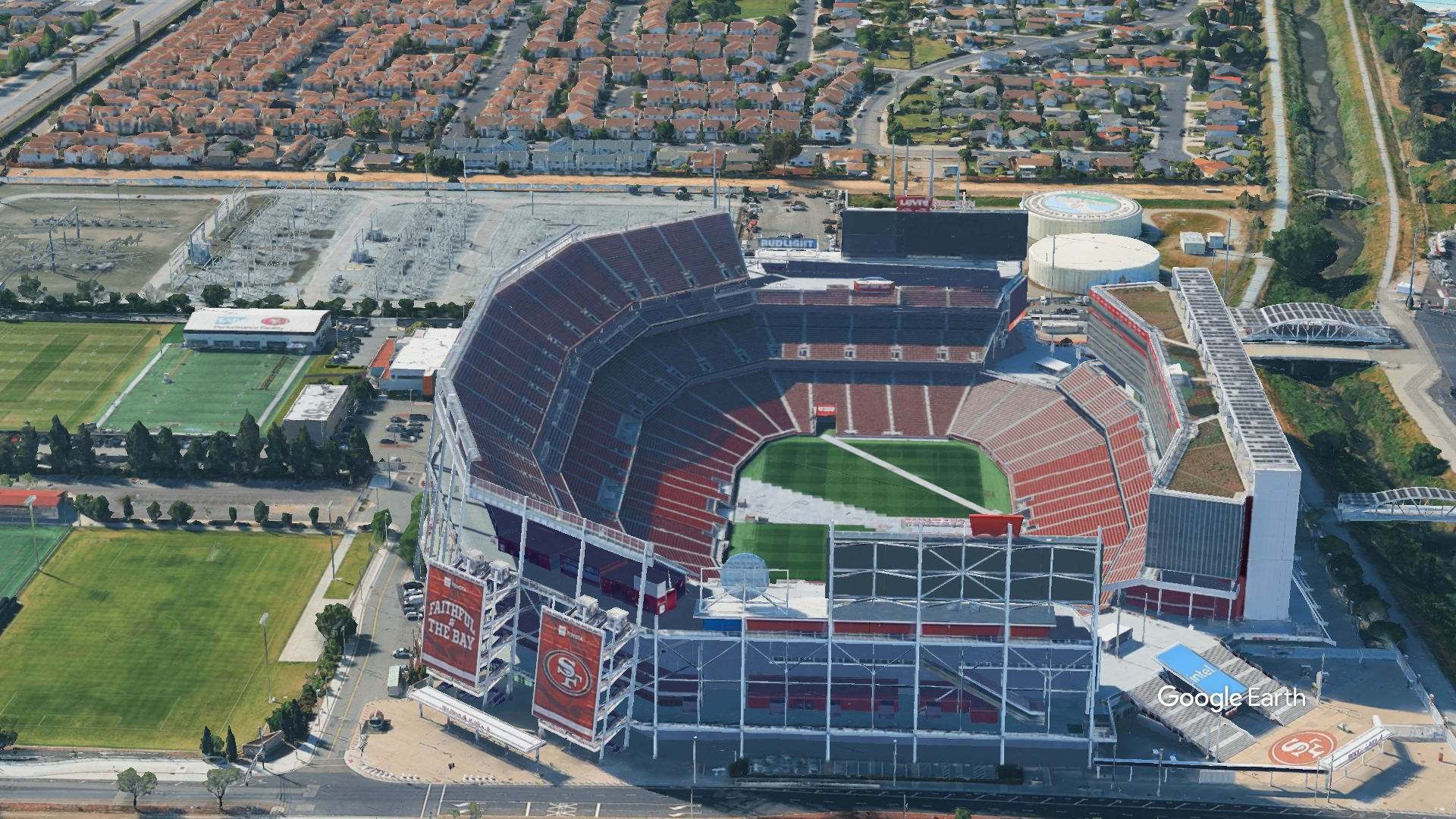 Panoramic external view of Levi's Stadium highlighting the complete stadium structure